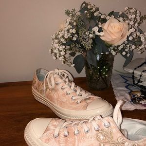 Rare Floral Pink Converse